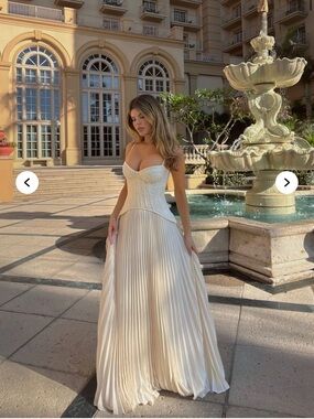 Fashion Nova Daniella Lace Corset Pleated Maxi Cream Dress